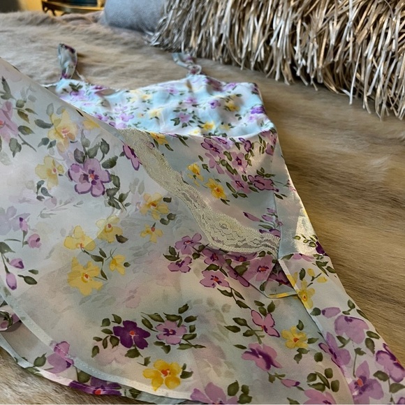 Vintage-Inspired Blue and Purple Chemise with Ruffled Details - Picture 10 of 13